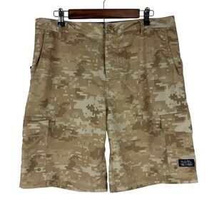 Salt Life Men's 34 Vapor Stretch Digital Camo Hybrid Cargo Shorts Tan Khaki